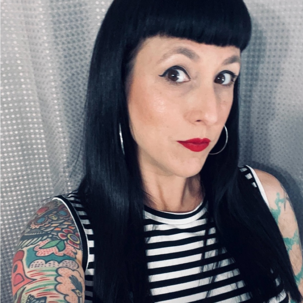 Meet your Posher, Desiree